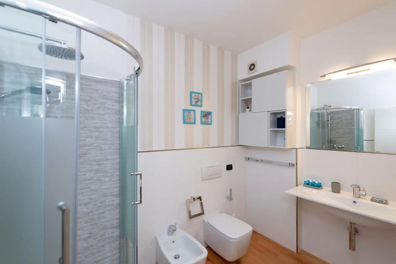 Madeleine Apartments - Appartamento Di Charme ミラノ