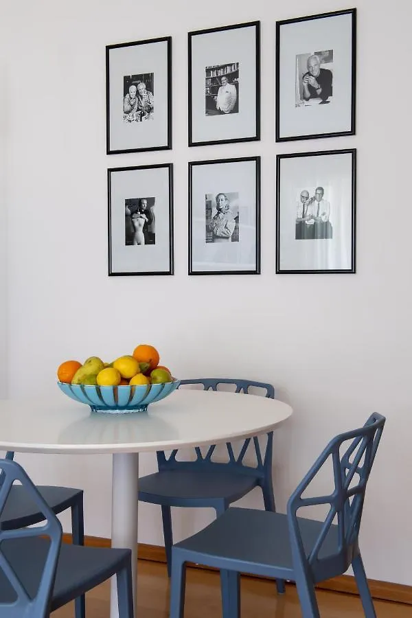 Madeleine Apartments - Appartamento Di Charme Milán