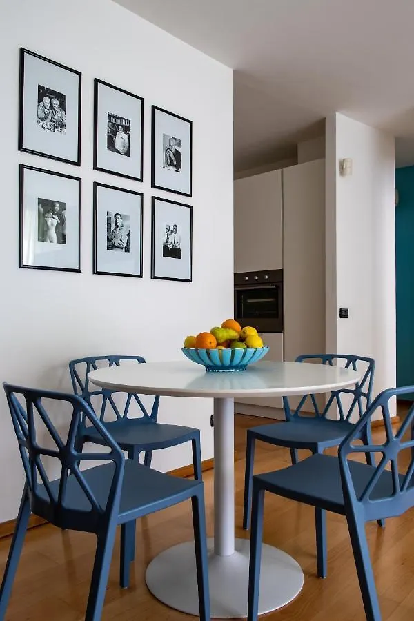 Madeleine Apartments - Appartamento Di Charme Milán