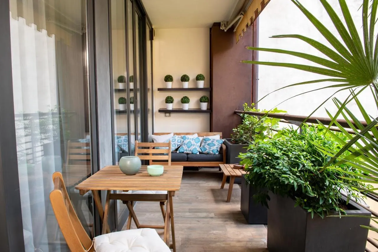 Madeleine Apartments - Appartamento Di Charme Milán