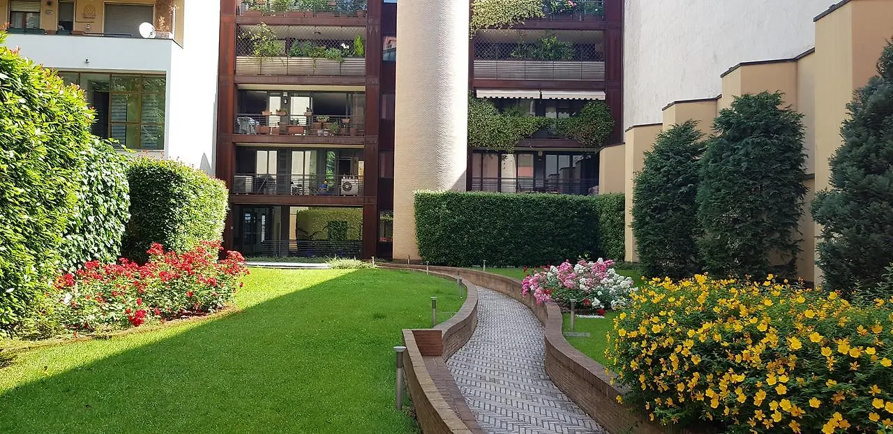 Madeleine Apartments - Appartamento Di Charme Milán