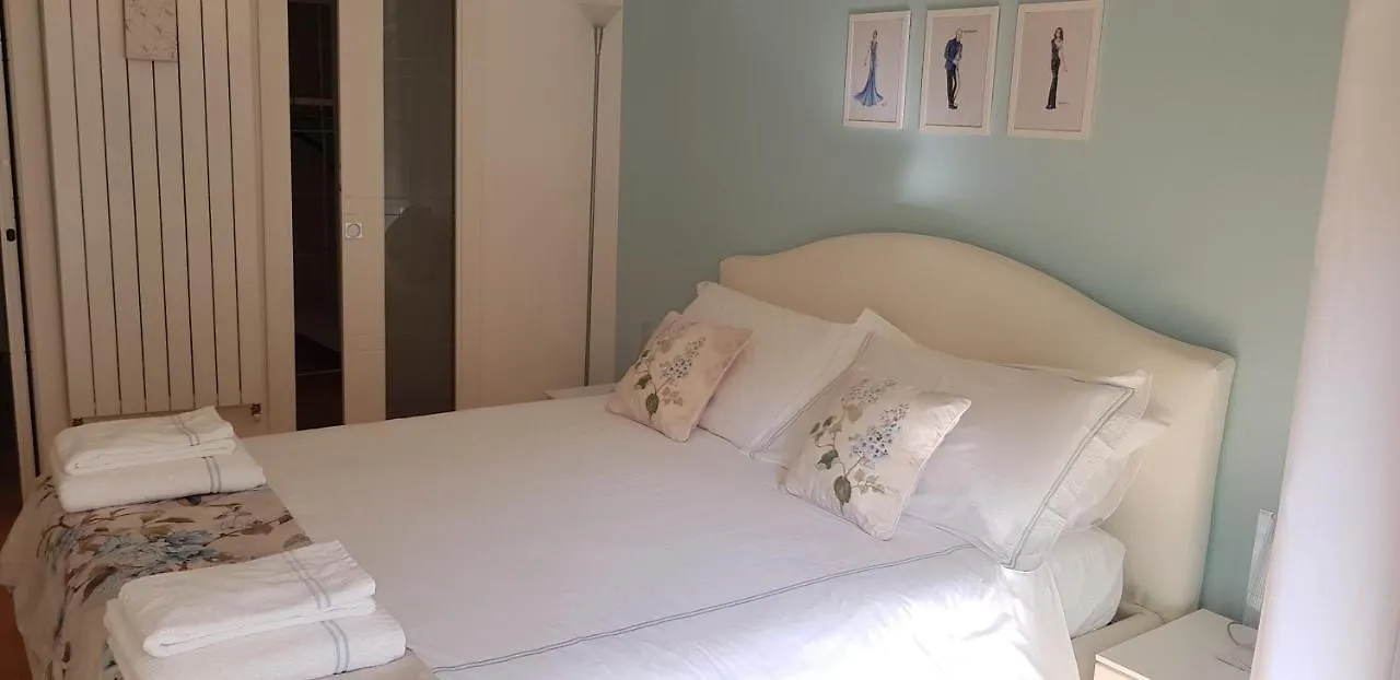 Madeleine Apartments - Appartamento Di Charme Milán
