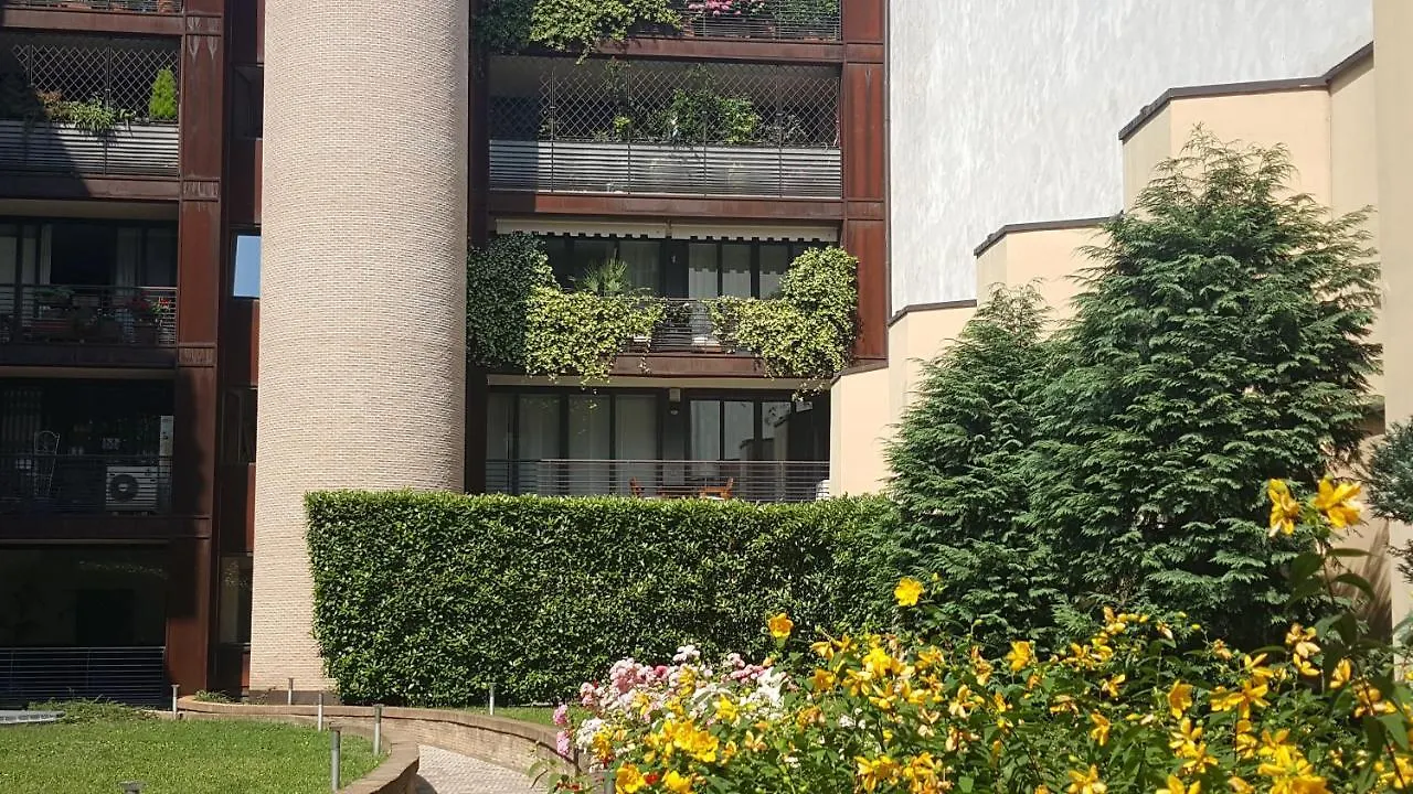 Madeleine Apartments - Appartamento Di Charme Milan